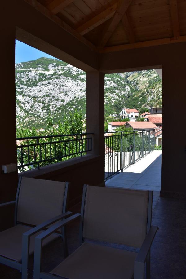 Apartments Montenegro Risan Cuckovic Ngoại thất bức ảnh