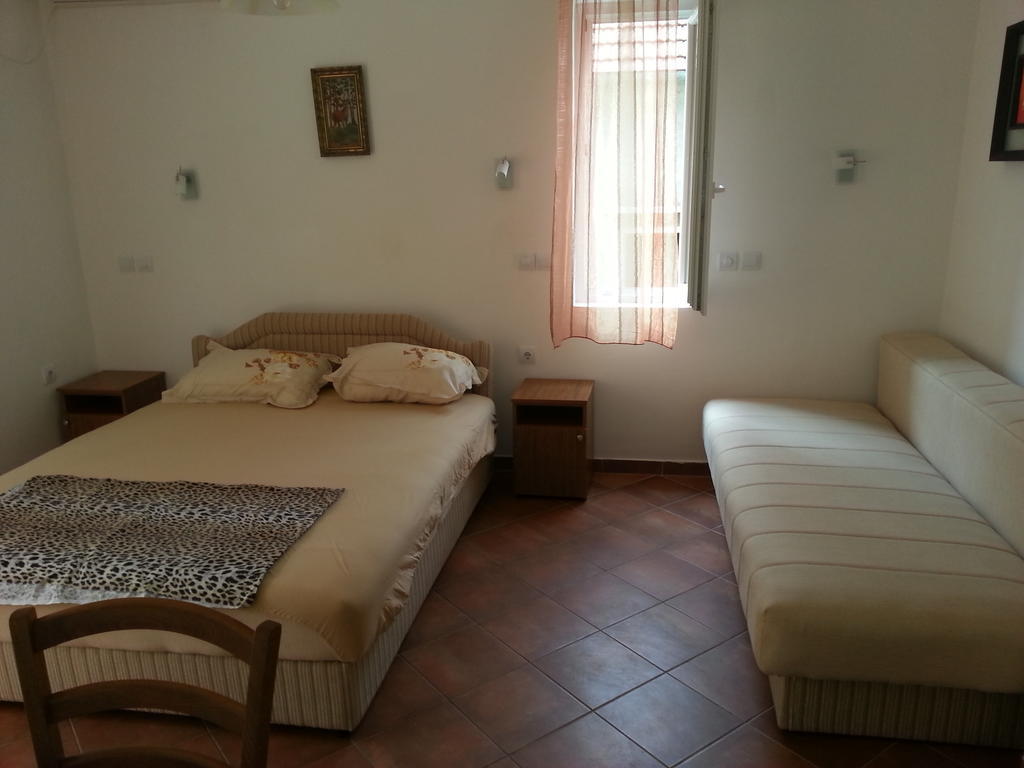 Apartments Montenegro Risan Cuckovic Phòng bức ảnh