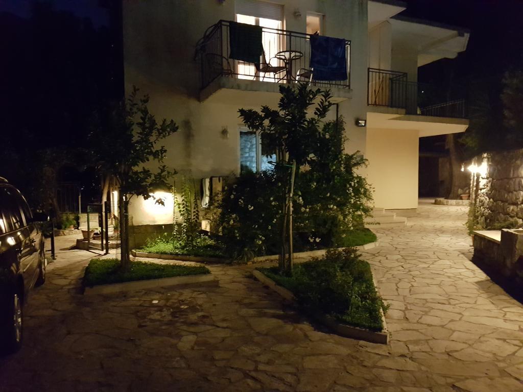 Apartments Montenegro Risan Cuckovic Ngoại thất bức ảnh